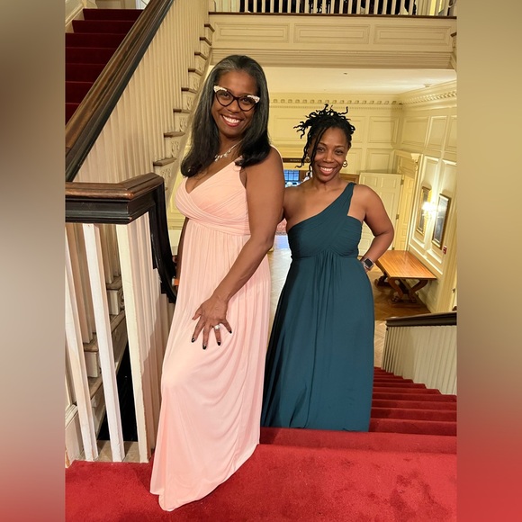 ✨ Elegant Peach Evening Gown – Like New! ✨ - Picture 4 of 6